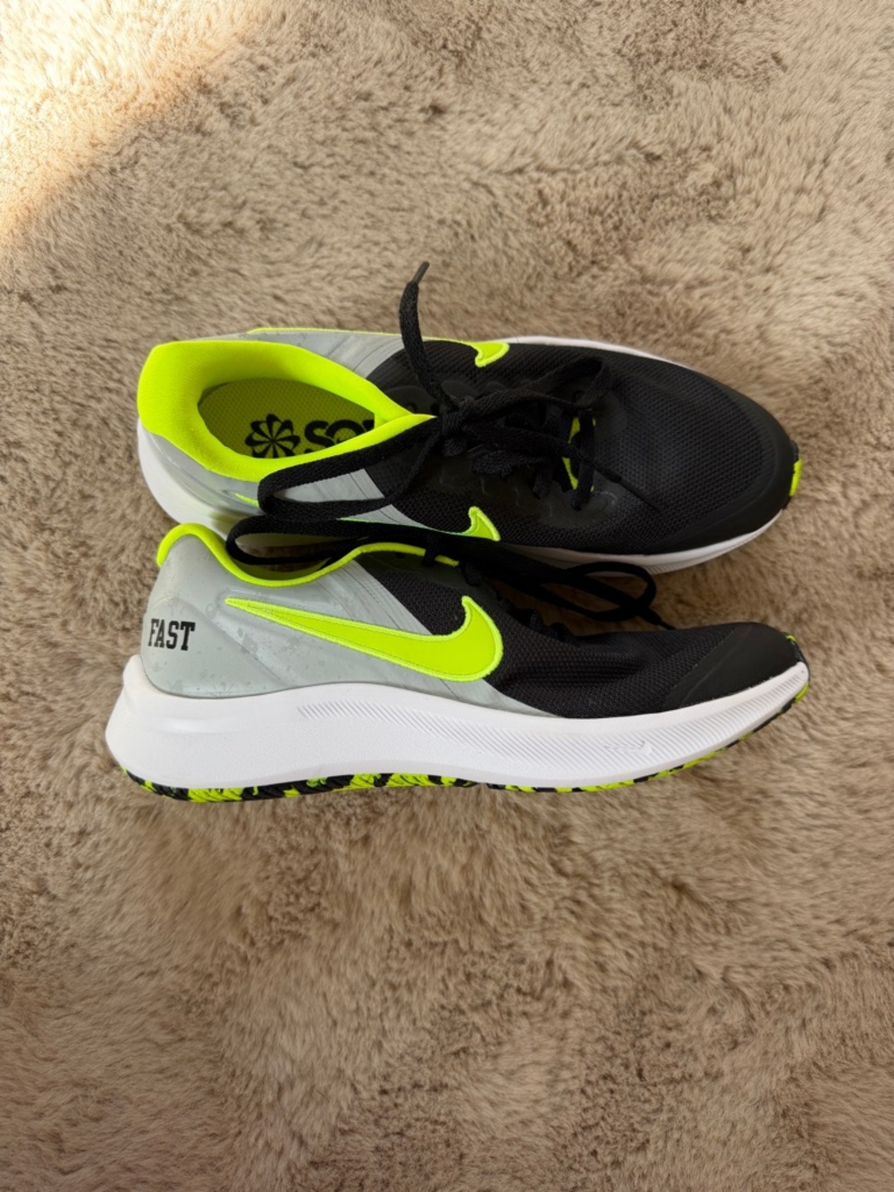 Nike Kids Star Runner Sneakers NWOT